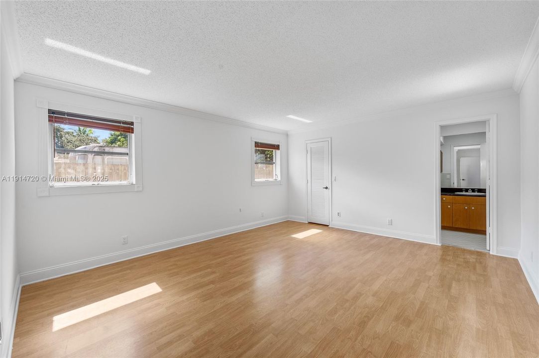 For Sale: $710,000 (4 beds, 2 baths, 2296 Square Feet)