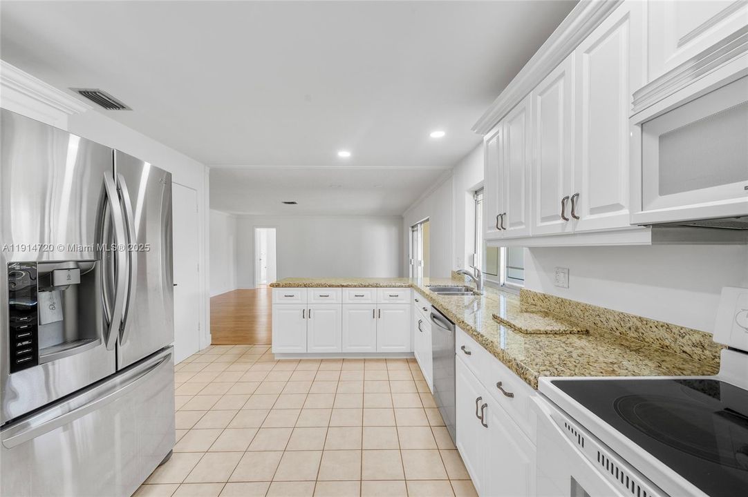 For Sale: $710,000 (4 beds, 2 baths, 2296 Square Feet)