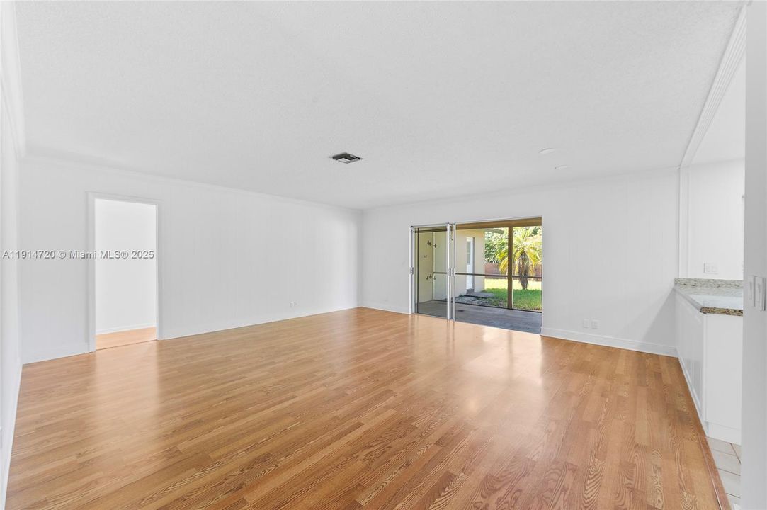 For Sale: $710,000 (4 beds, 2 baths, 2296 Square Feet)