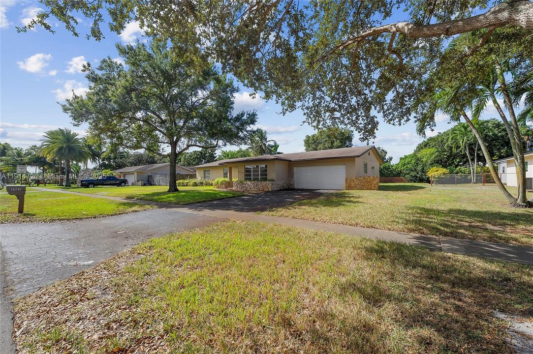 For Sale: $710,000 (4 beds, 2 baths, 2296 Square Feet)