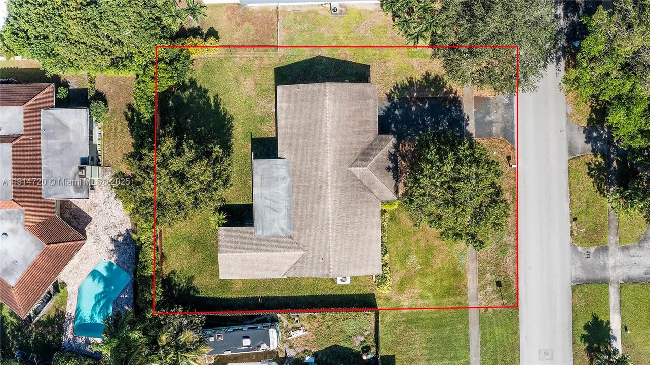 For Sale: $710,000 (4 beds, 2 baths, 2296 Square Feet)