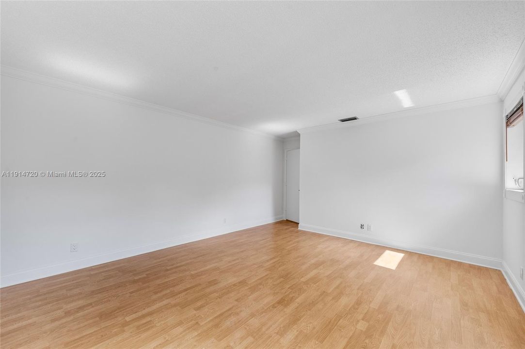 For Sale: $710,000 (4 beds, 2 baths, 2296 Square Feet)