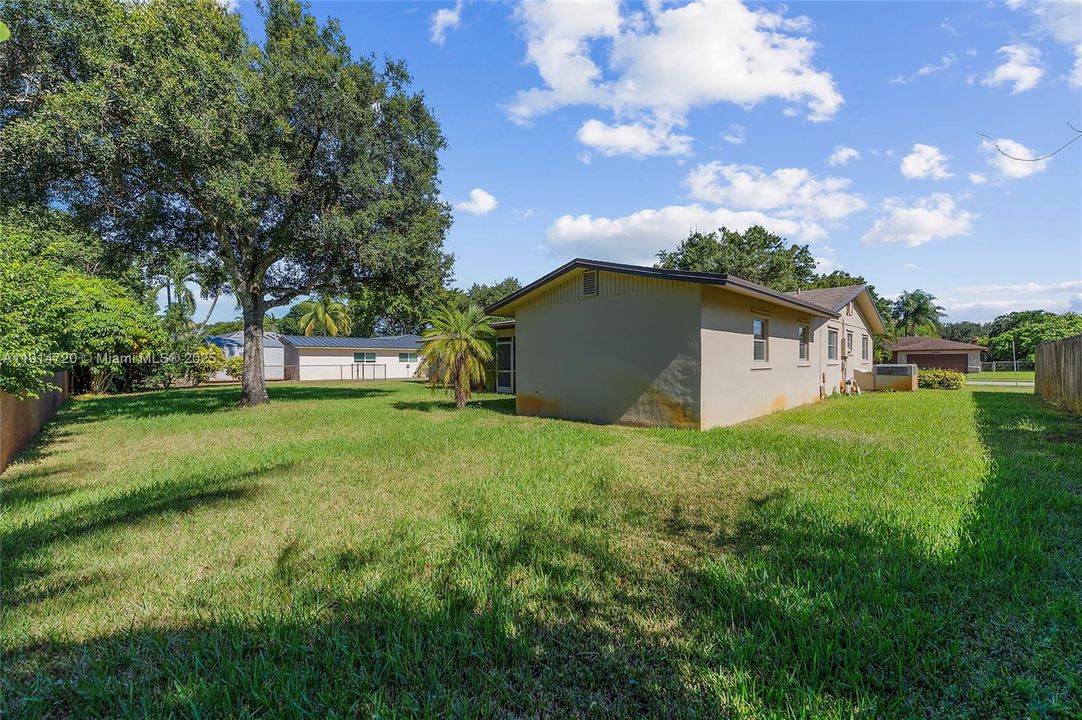 For Sale: $710,000 (4 beds, 2 baths, 2296 Square Feet)