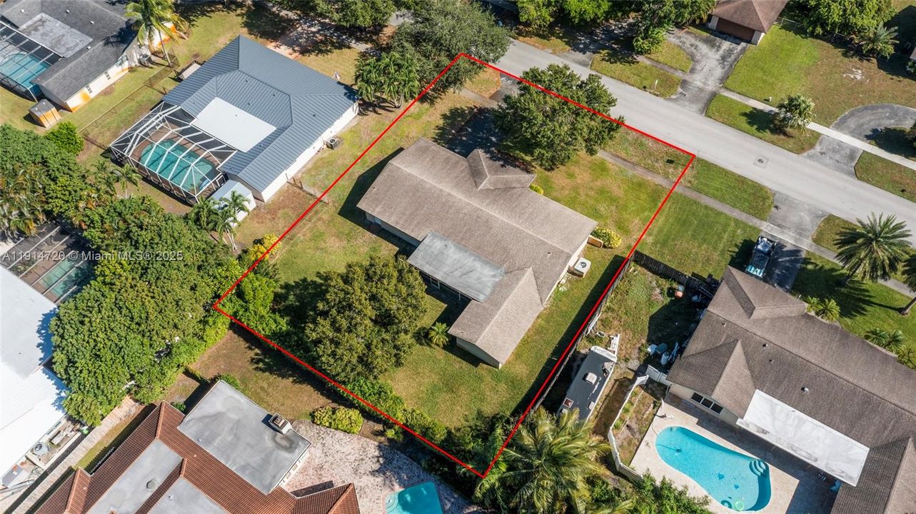 For Sale: $710,000 (4 beds, 2 baths, 2296 Square Feet)