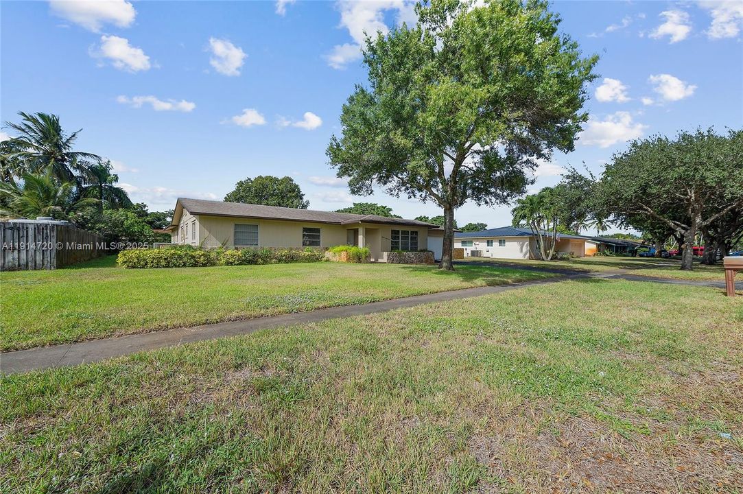 For Sale: $710,000 (4 beds, 2 baths, 2296 Square Feet)