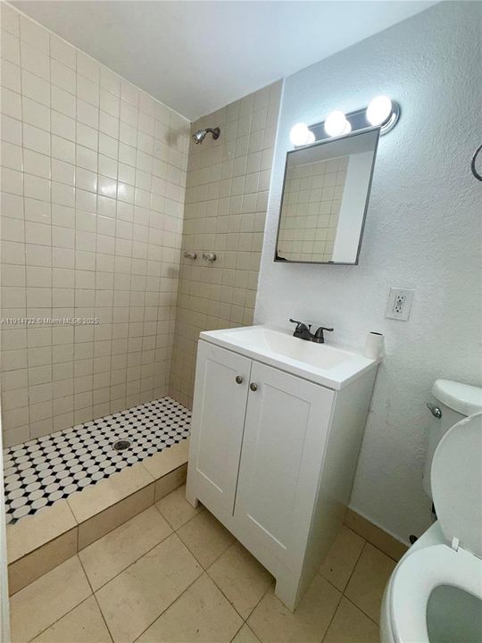 Active With Contract: $1,750 (2 beds, 2 baths, 1096 Square Feet)