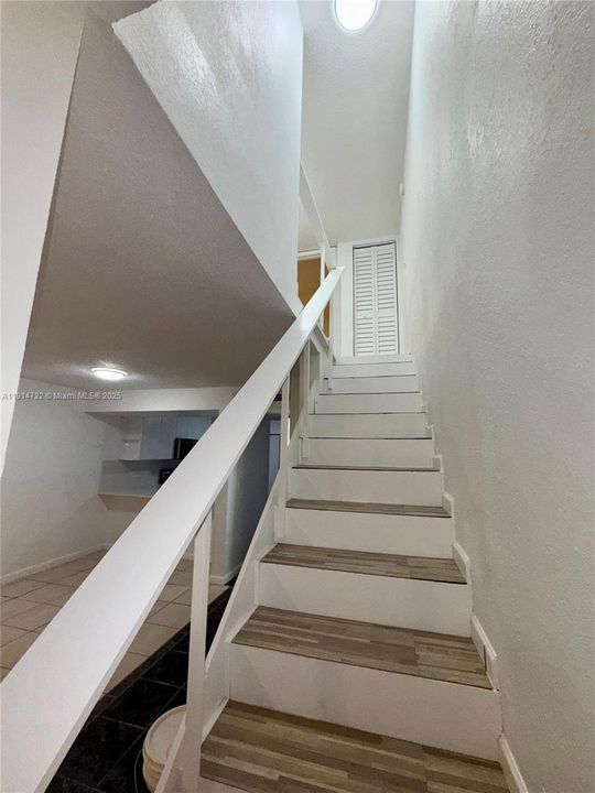 Active With Contract: $1,750 (2 beds, 2 baths, 1096 Square Feet)