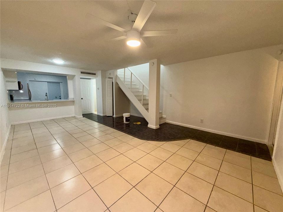 Active With Contract: $1,750 (2 beds, 2 baths, 1096 Square Feet)