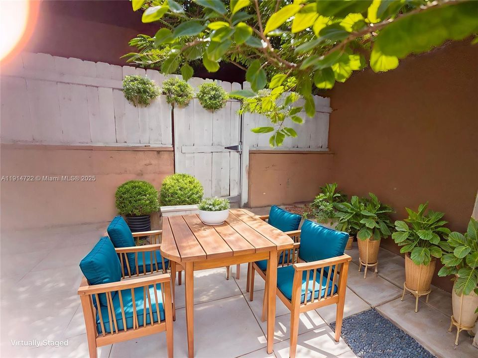 Active With Contract: $1,750 (2 beds, 2 baths, 1096 Square Feet)