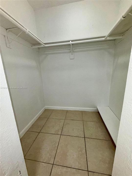 Active With Contract: $1,750 (2 beds, 2 baths, 1096 Square Feet)