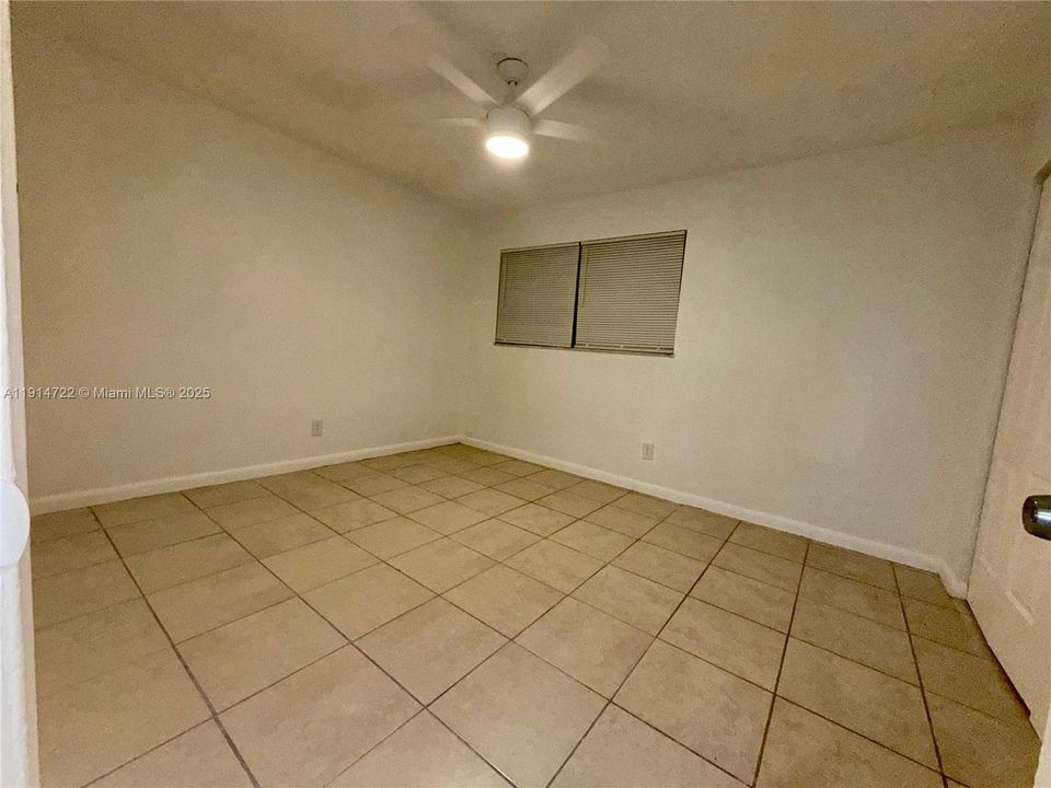 Active With Contract: $1,750 (2 beds, 2 baths, 1096 Square Feet)