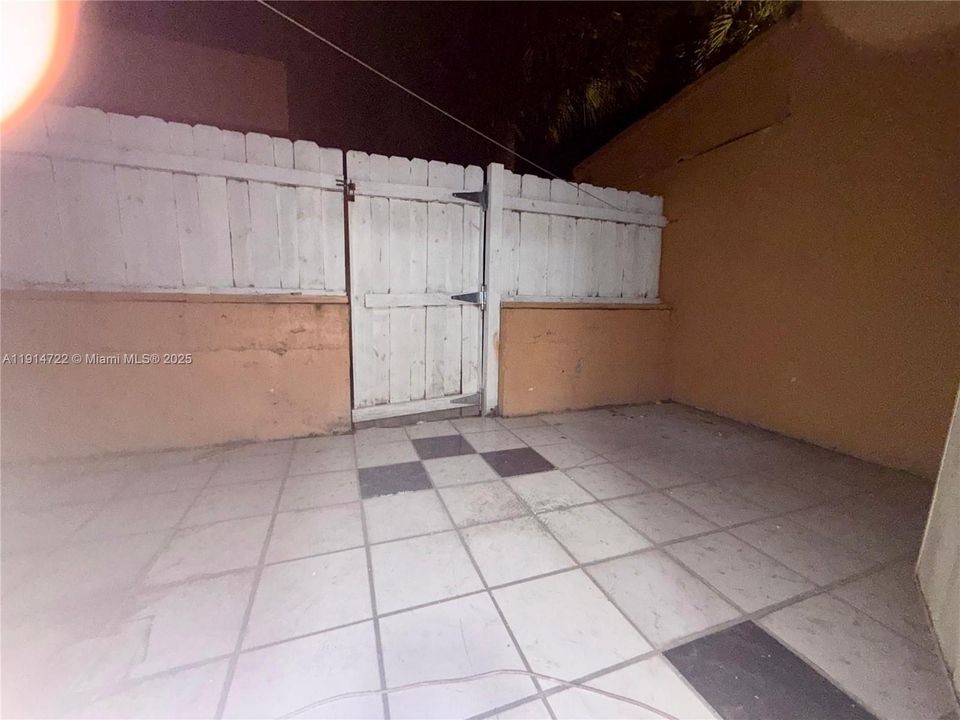 Active With Contract: $1,750 (2 beds, 2 baths, 1096 Square Feet)