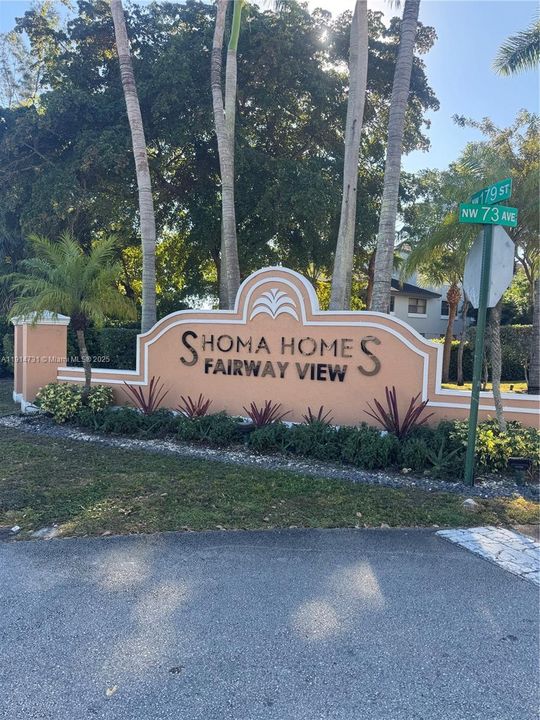 Active With Contract: $2,300 (2 beds, 2 baths, 1130 Square Feet)