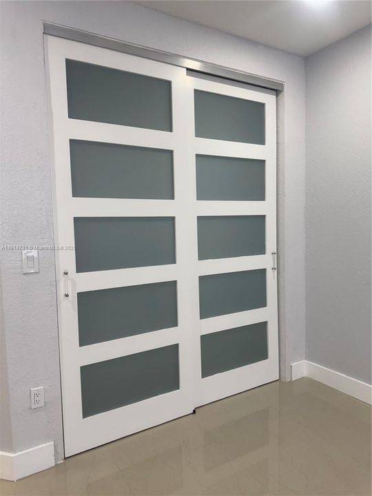 Active With Contract: $2,300 (2 beds, 2 baths, 1130 Square Feet)