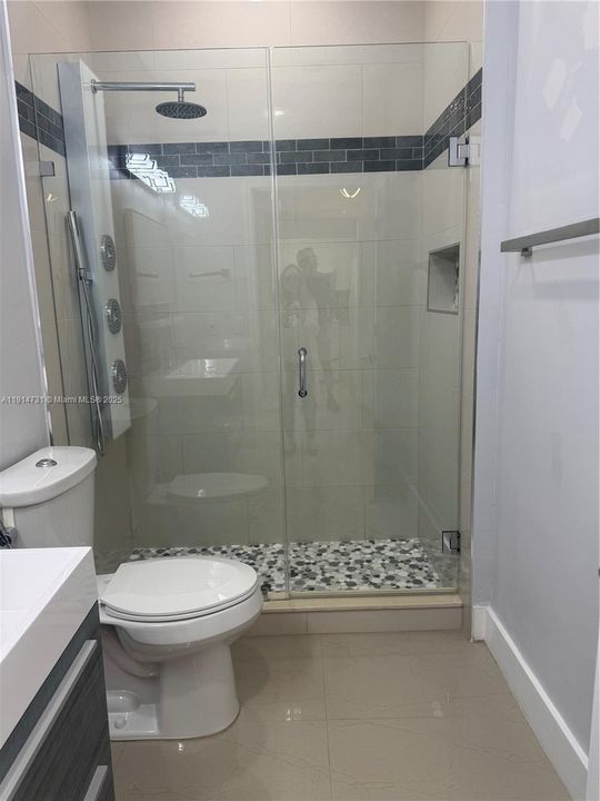 Active With Contract: $2,300 (2 beds, 2 baths, 1130 Square Feet)