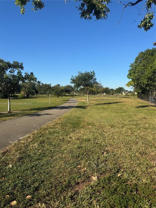 Active With Contract: $2,300 (2 beds, 2 baths, 1130 Square Feet)