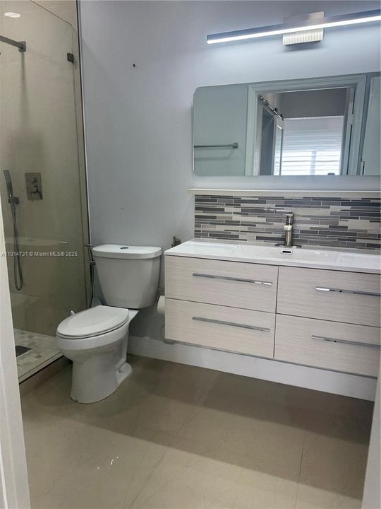 Active With Contract: $2,300 (2 beds, 2 baths, 1130 Square Feet)