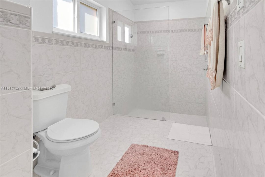 待售: $840,000 (4 贝兹, 2 浴室, 2532 平方英尺)