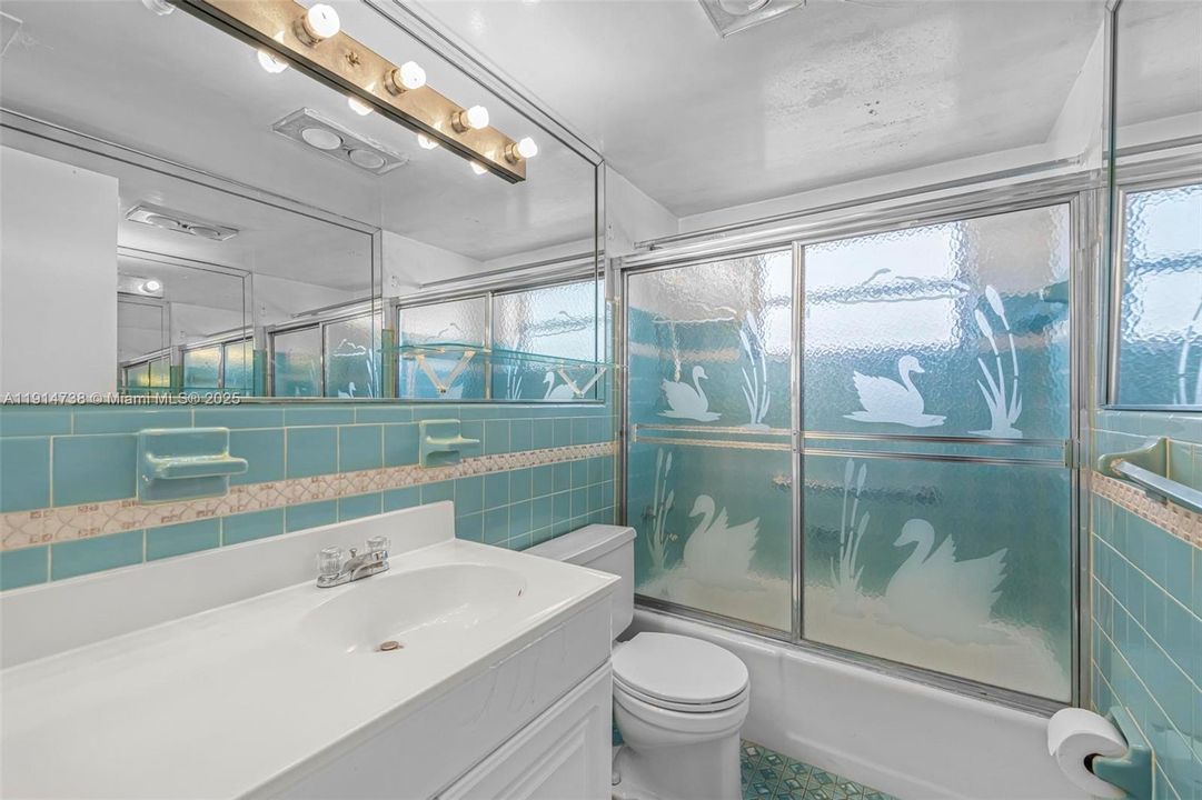 For Sale: $65,000 (2 beds, 1 baths, 883 Square Feet)