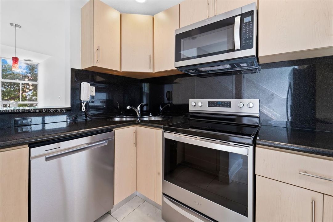 En Venta: $549,888 (2 camas, 2 baños, 1068 Pies cuadrados)