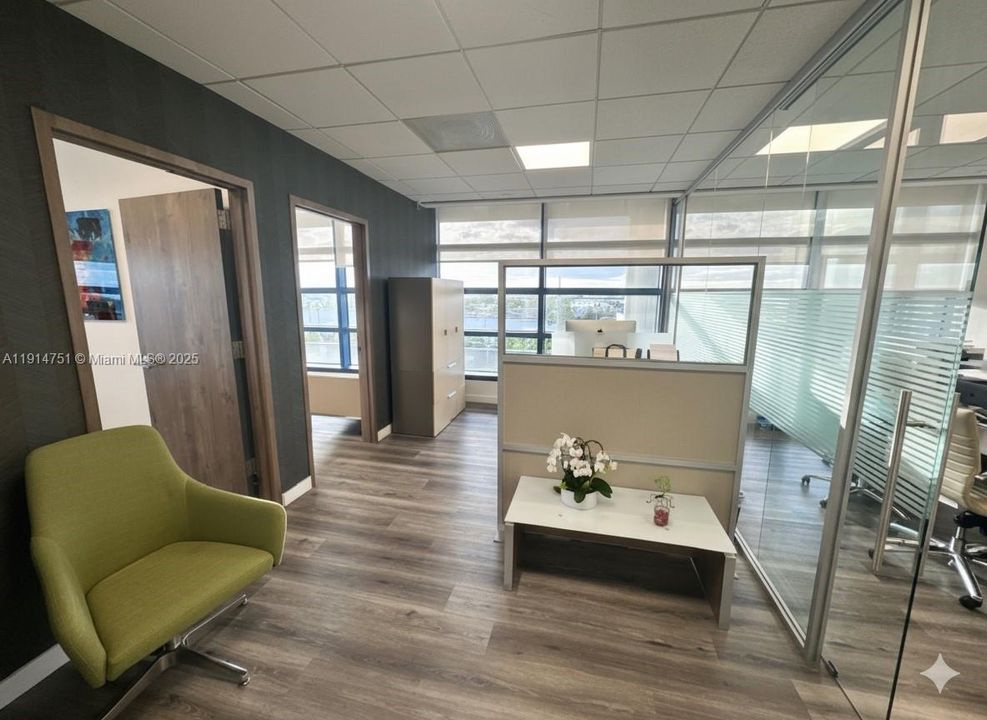 出租: $1,600 (0 贝兹, 0 浴室, 0 平方英尺)