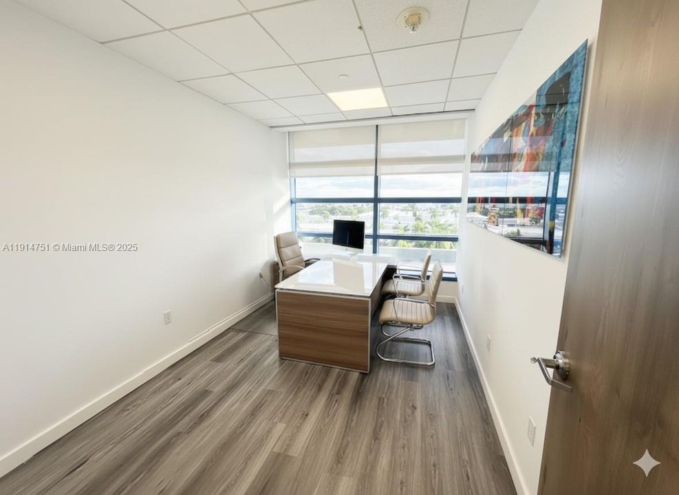 出租: $1,600 (0 贝兹, 0 浴室, 0 平方英尺)