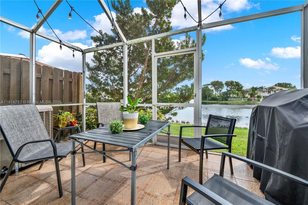 For Rent: $2,900 (2 beds, 2 baths, 1131 Square Feet)