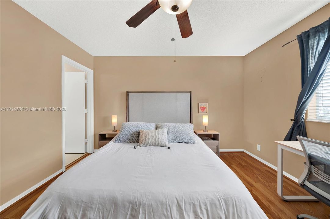 For Rent: $2,900 (2 beds, 2 baths, 1131 Square Feet)