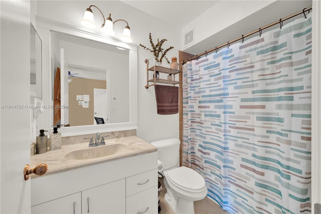 For Rent: $2,900 (2 beds, 2 baths, 1131 Square Feet)