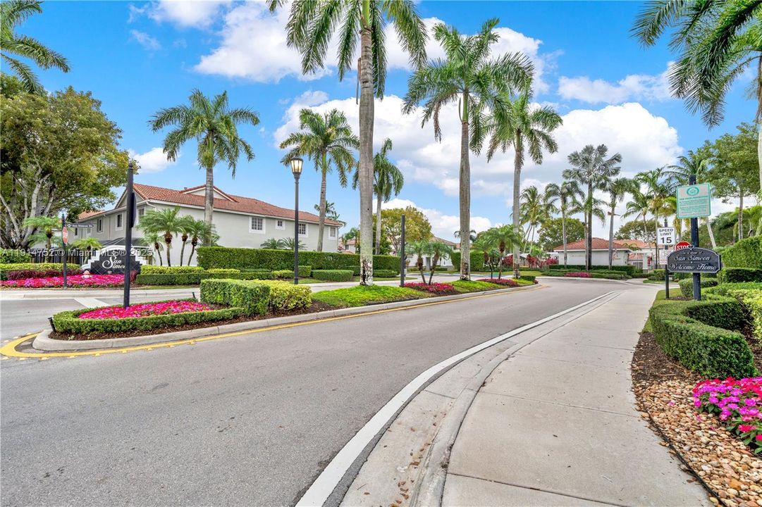 For Rent: $2,900 (2 beds, 2 baths, 1131 Square Feet)