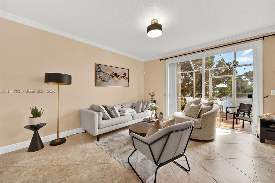 For Rent: $2,900 (2 beds, 2 baths, 1131 Square Feet)