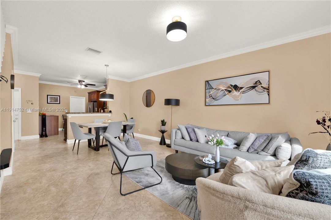 For Rent: $2,900 (2 beds, 2 baths, 1131 Square Feet)