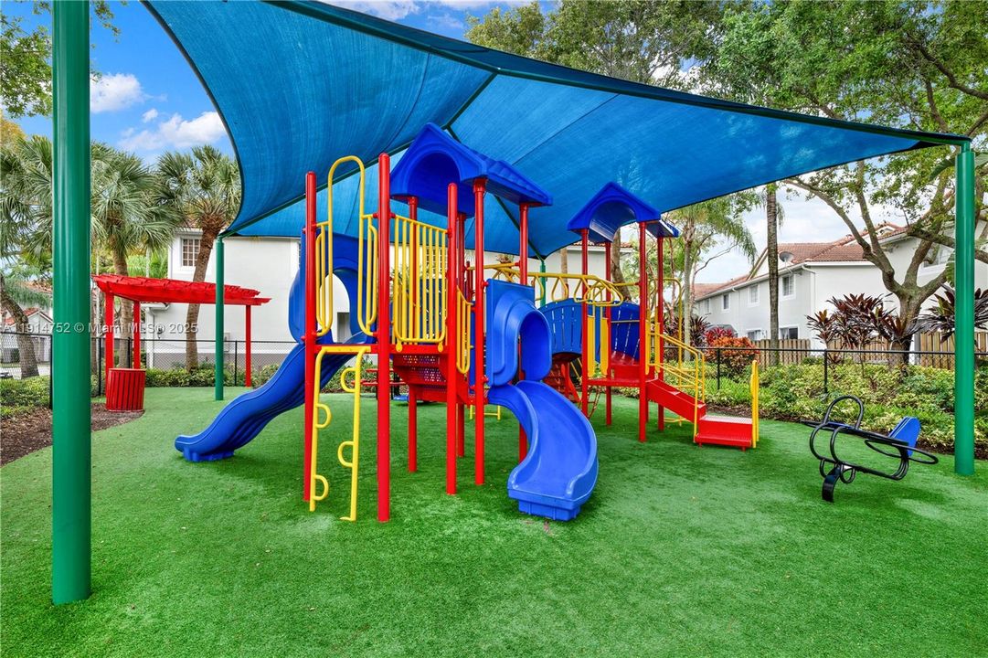 For Rent: $2,900 (2 beds, 2 baths, 1131 Square Feet)