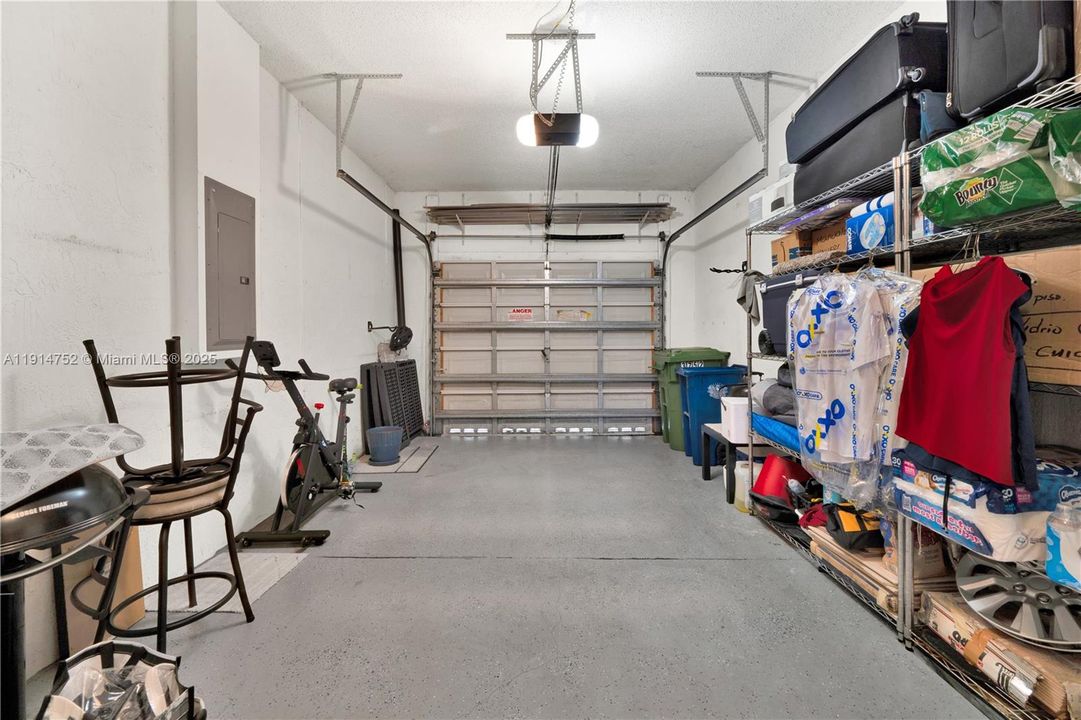 For Rent: $2,900 (2 beds, 2 baths, 1131 Square Feet)