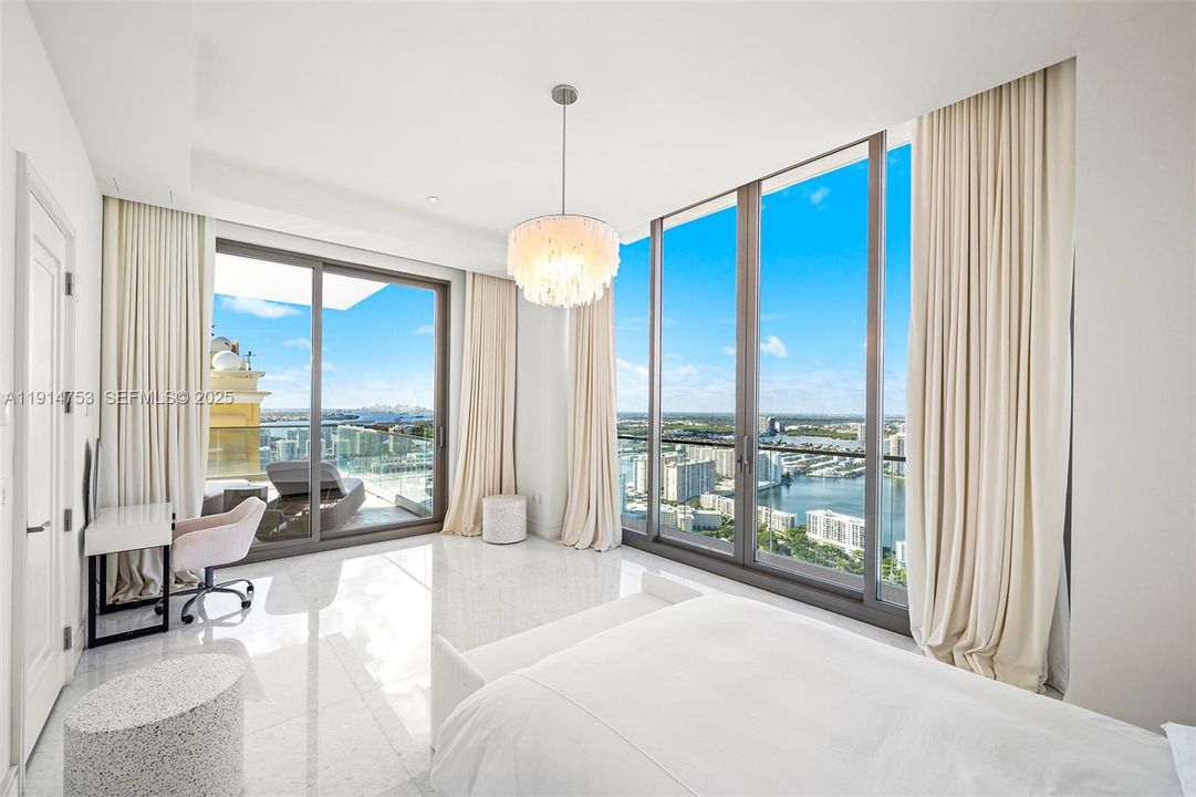 For Sale: $16,495,000 (4 beds, 5 baths, 5573 Square Feet)