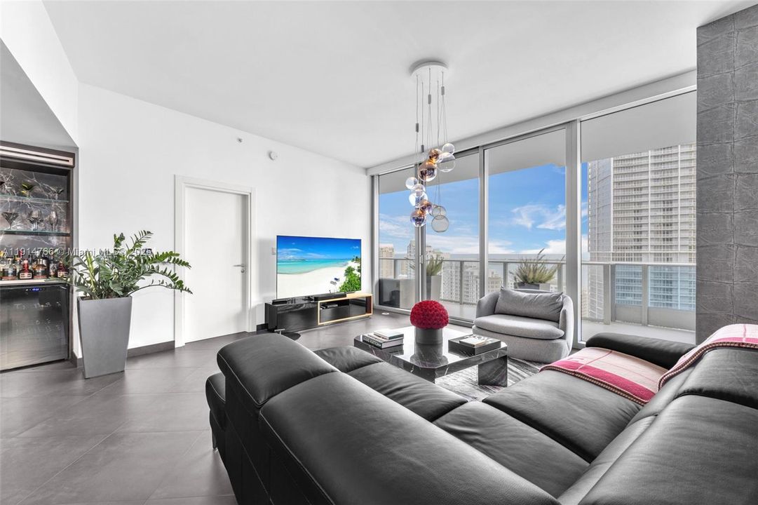 На продажу: $1,290,000 (2 спален, 2 ванн, 1500 Квадратных фут)