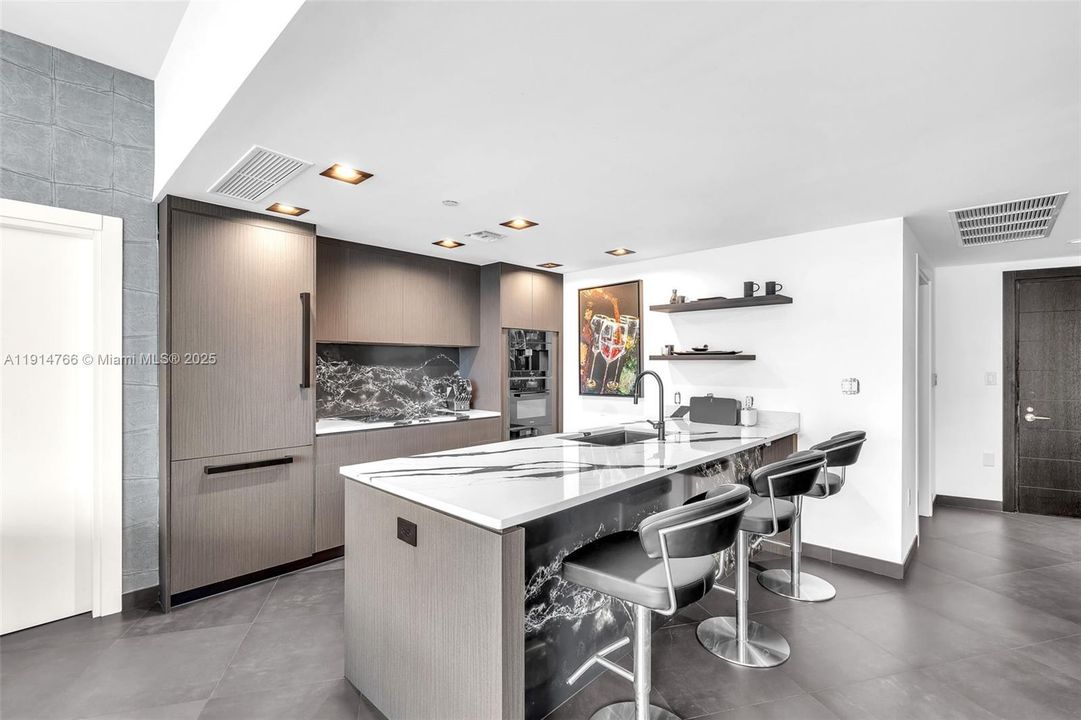 На продажу: $1,290,000 (2 спален, 2 ванн, 1500 Квадратных фут)