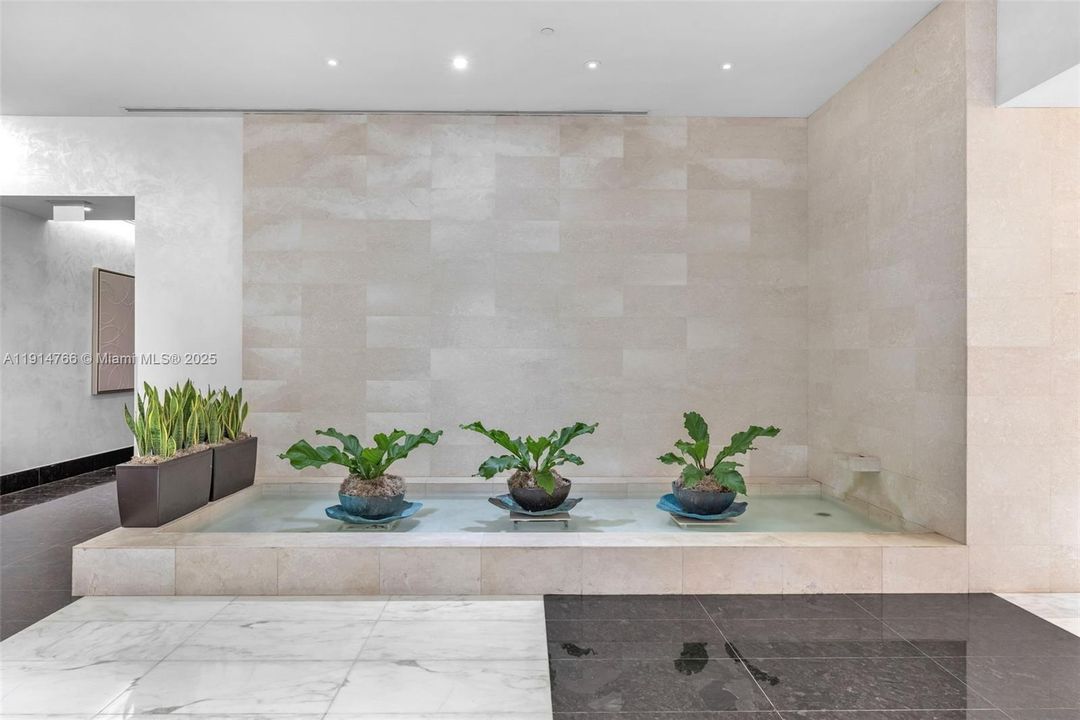 На продажу: $1,290,000 (2 спален, 2 ванн, 1500 Квадратных фут)