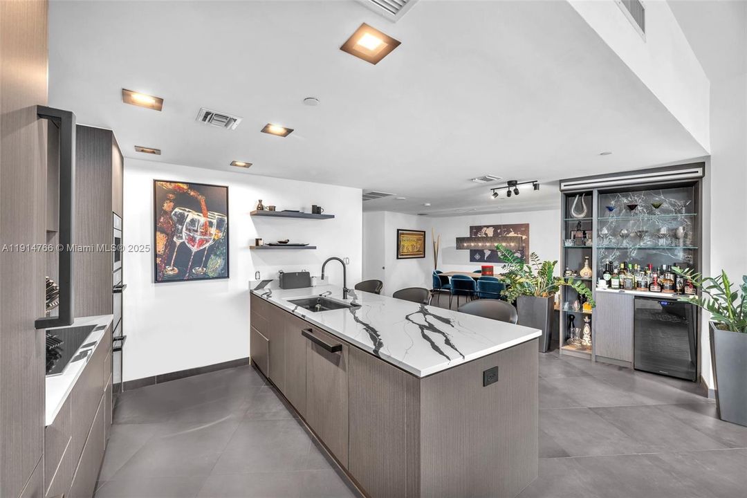 На продажу: $1,290,000 (2 спален, 2 ванн, 1500 Квадратных фут)