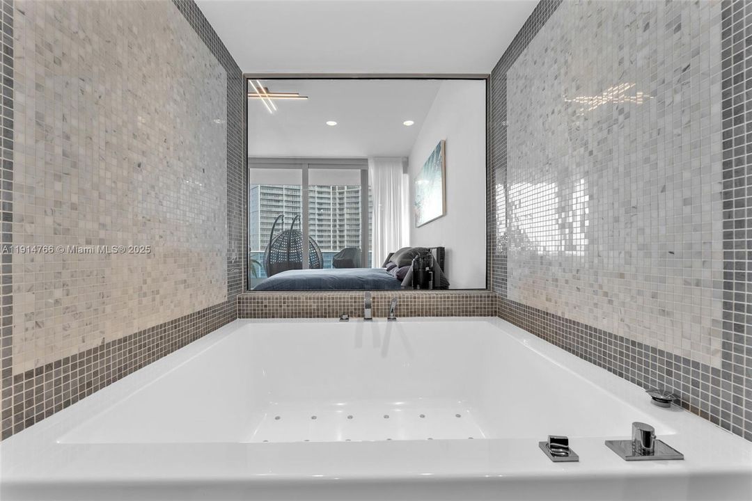 На продажу: $1,290,000 (2 спален, 2 ванн, 1500 Квадратных фут)