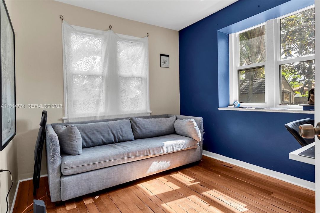 En Venta: $620,000 (3 camas, 1 baños, 1037 Pies cuadrados)