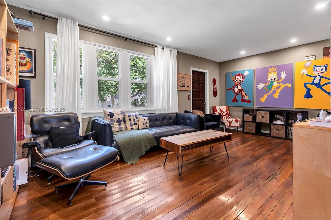 En Venta: $620,000 (3 camas, 1 baños, 1037 Pies cuadrados)