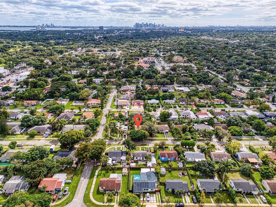 En Venta: $620,000 (3 camas, 1 baños, 1037 Pies cuadrados)