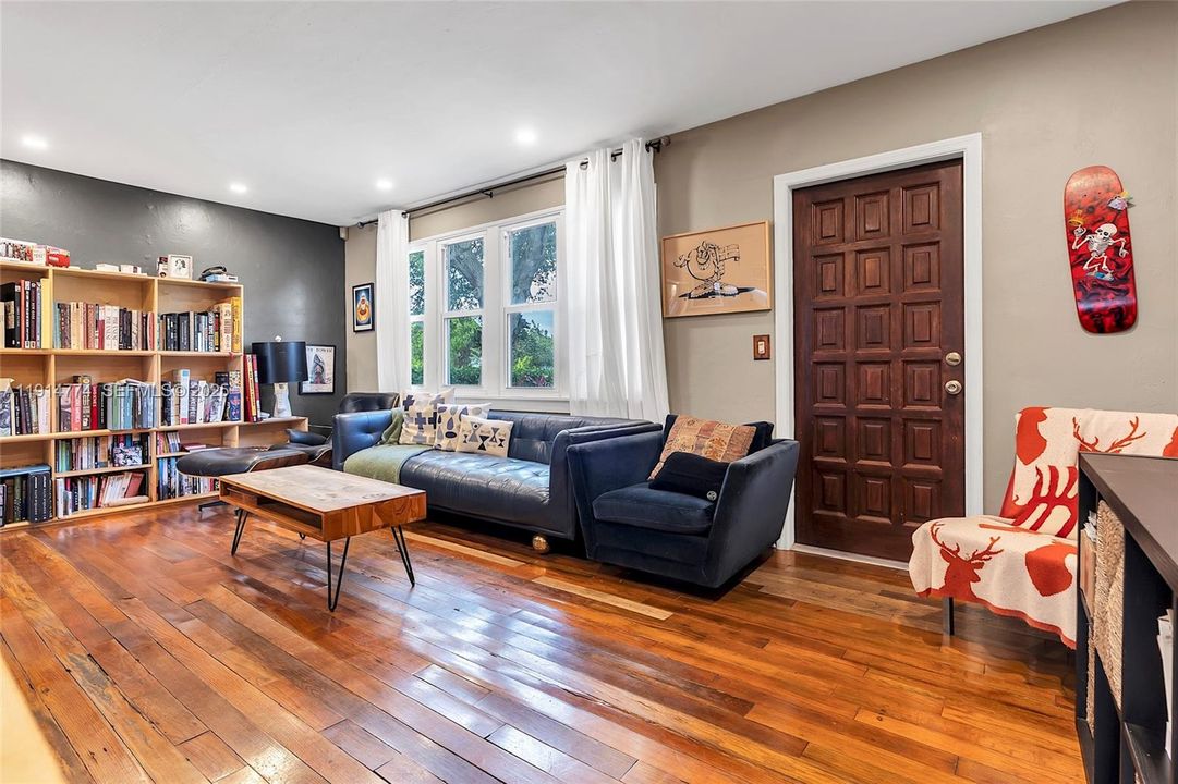 En Venta: $620,000 (3 camas, 1 baños, 1037 Pies cuadrados)