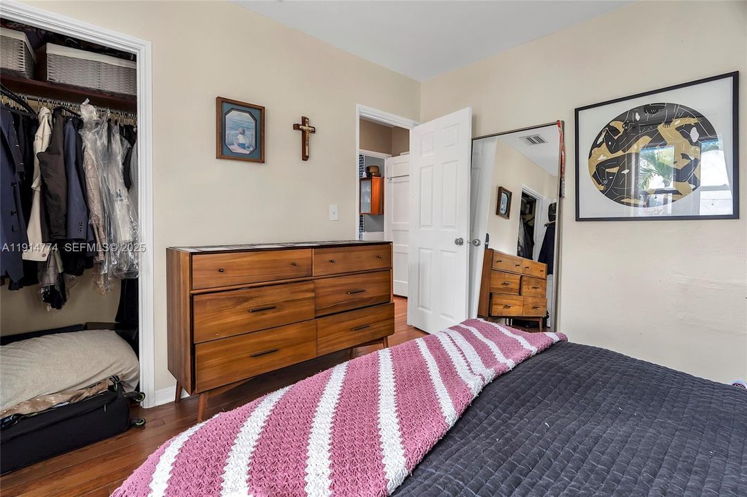 En Venta: $620,000 (3 camas, 1 baños, 1037 Pies cuadrados)