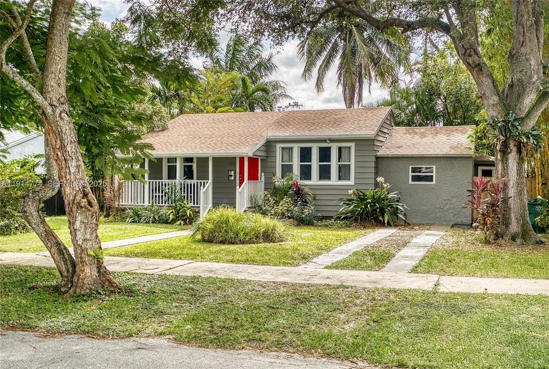 En Venta: $620,000 (3 camas, 1 baños, 1037 Pies cuadrados)