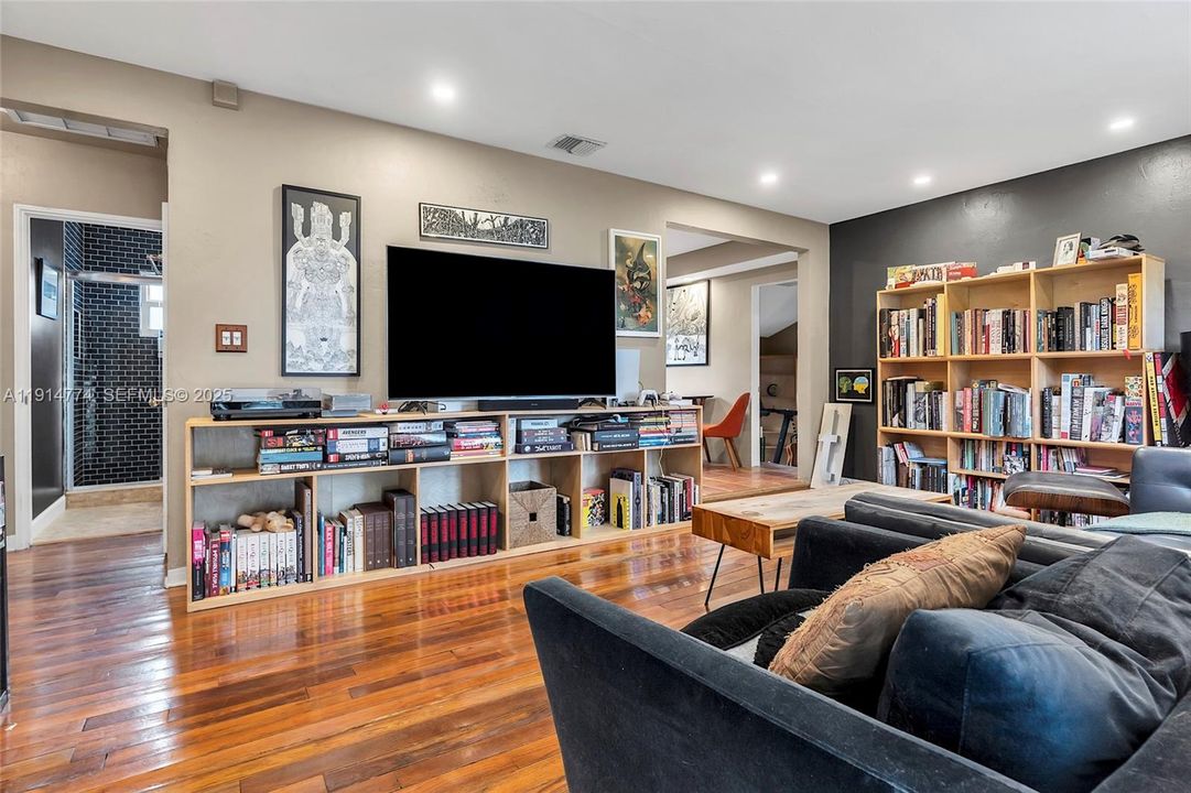 En Venta: $620,000 (3 camas, 1 baños, 1037 Pies cuadrados)