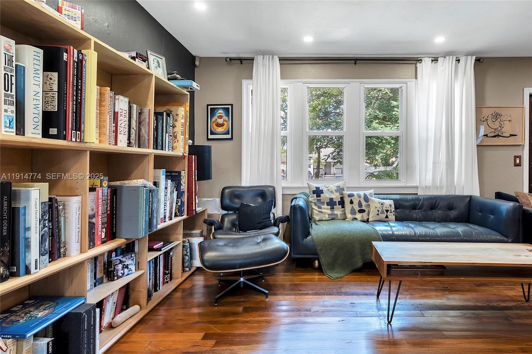 En Venta: $620,000 (3 camas, 1 baños, 1037 Pies cuadrados)