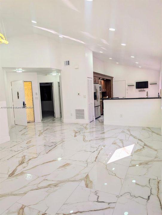 出租: $3,500 (3 贝兹, 2 浴室, 1416 平方英尺)