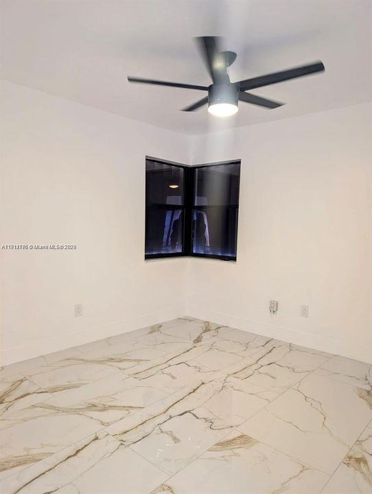 出租: $3,500 (3 贝兹, 2 浴室, 1416 平方英尺)